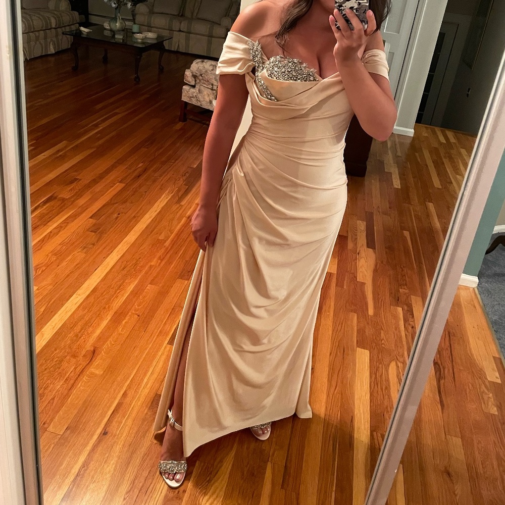 Portia and Scarlett Formal Gown - Size 12
